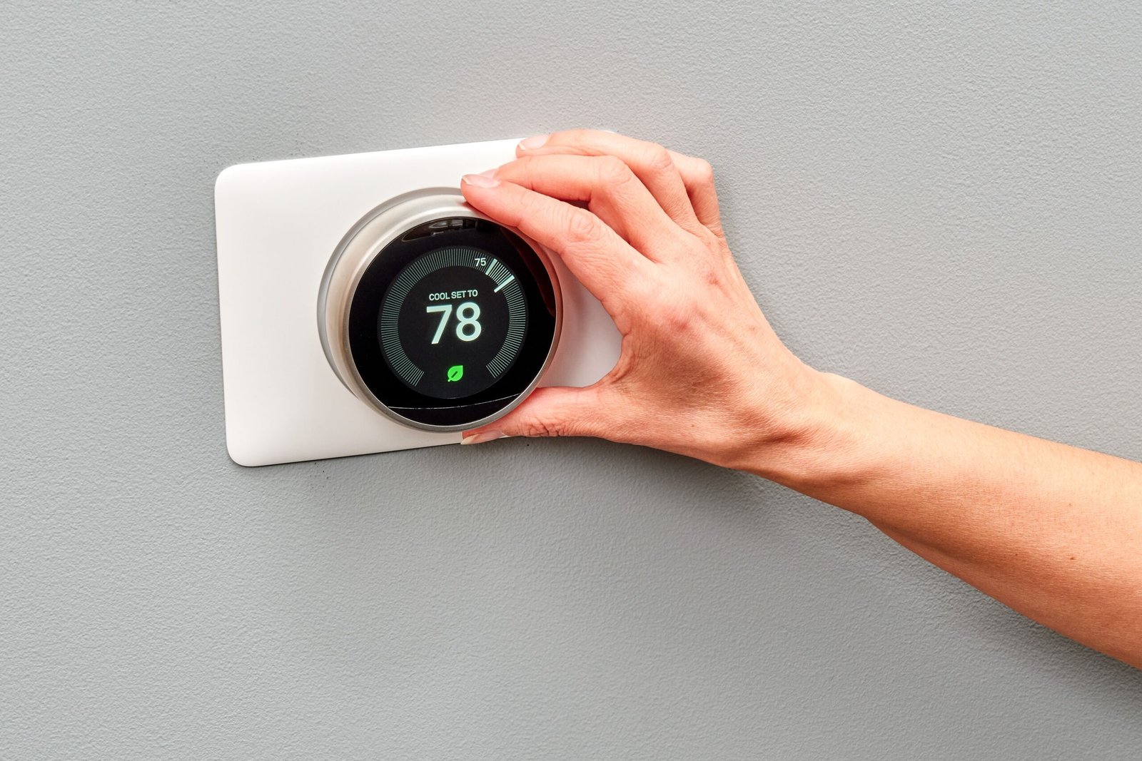 SPR smart thermostat installation step hero f2525e5acfdf476ea8a2bfde7efdb037 scaled